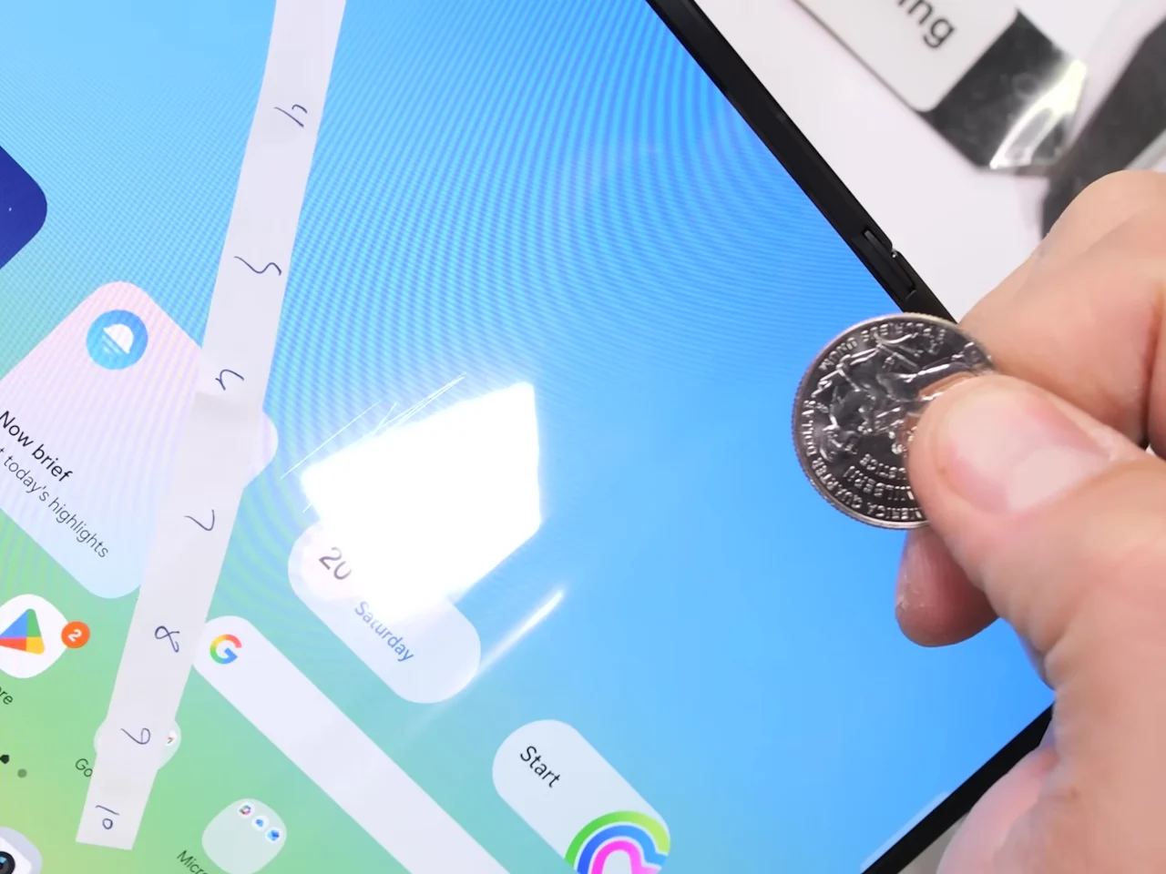 اكتشف هاتف Galaxy Z ثلاثي الطي